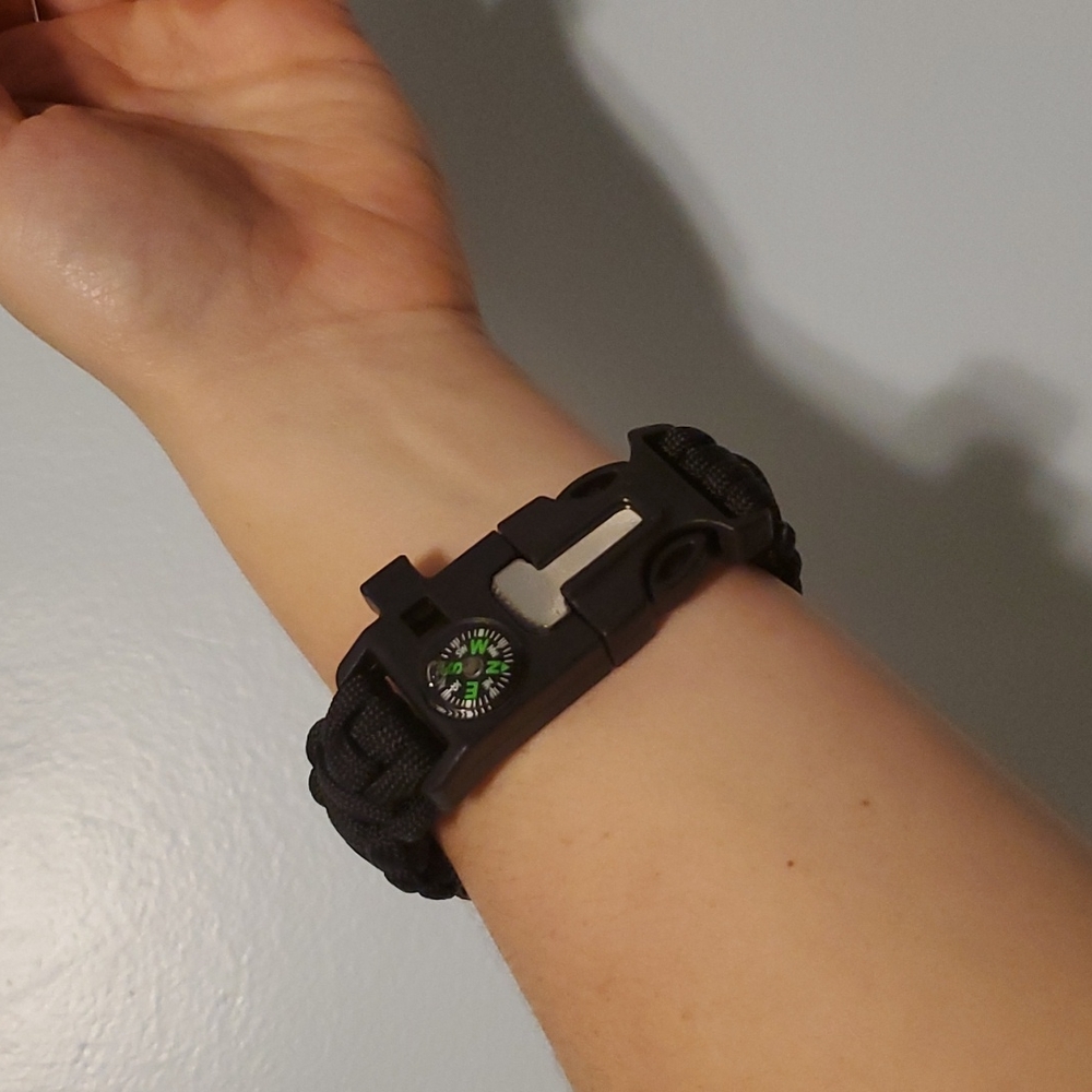 Adult Paracord Survival Bracelet